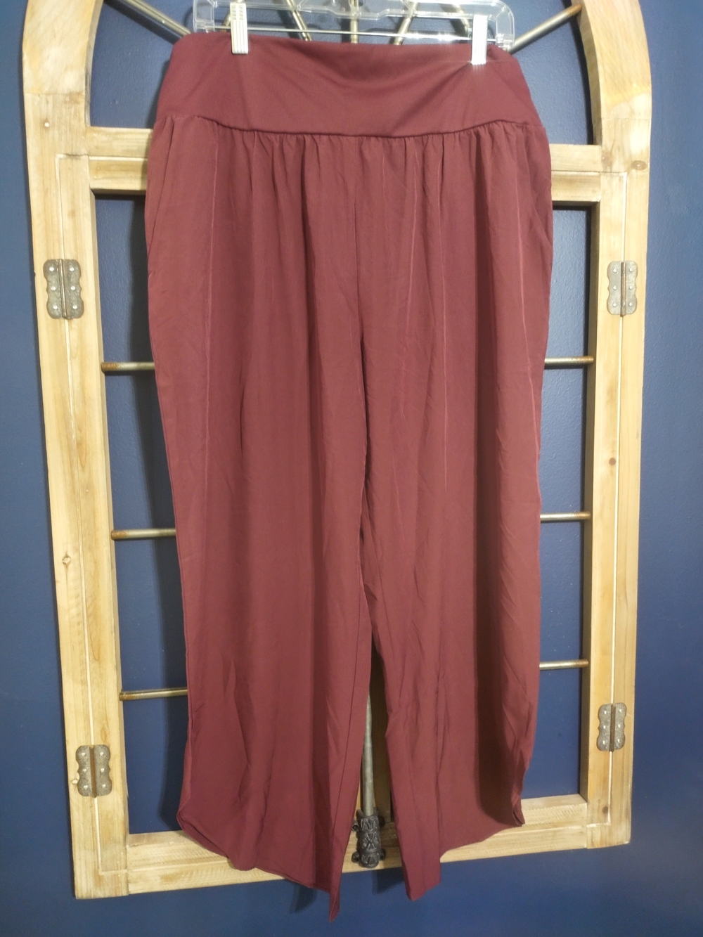 HALARA Wide Leg Yoga Tulip Lounge Pants in Burgundy